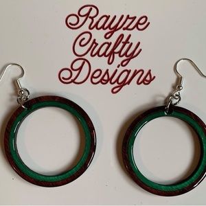 Green and brown hoops